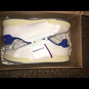 Reebok classic casul sneakers. NWOT
